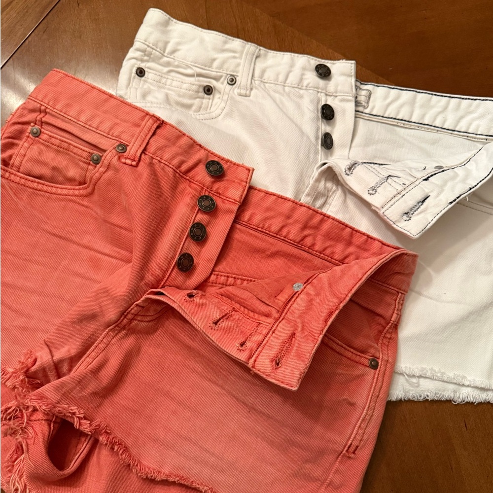 Free People women’s Denim Jean mid rise button fly Shorts 2 pairs size 29